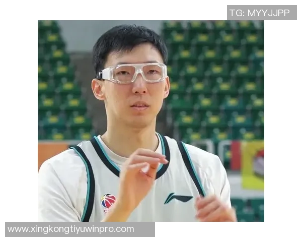 媒体人分析周琦单打风格对球队进攻流畅性的影响与战术调整建议